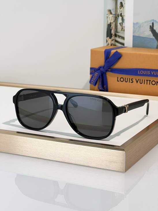 Picture of Louis Vuitton Sunglasses _SKUfw76010830fw